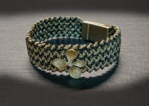 woven bracelet in black gold