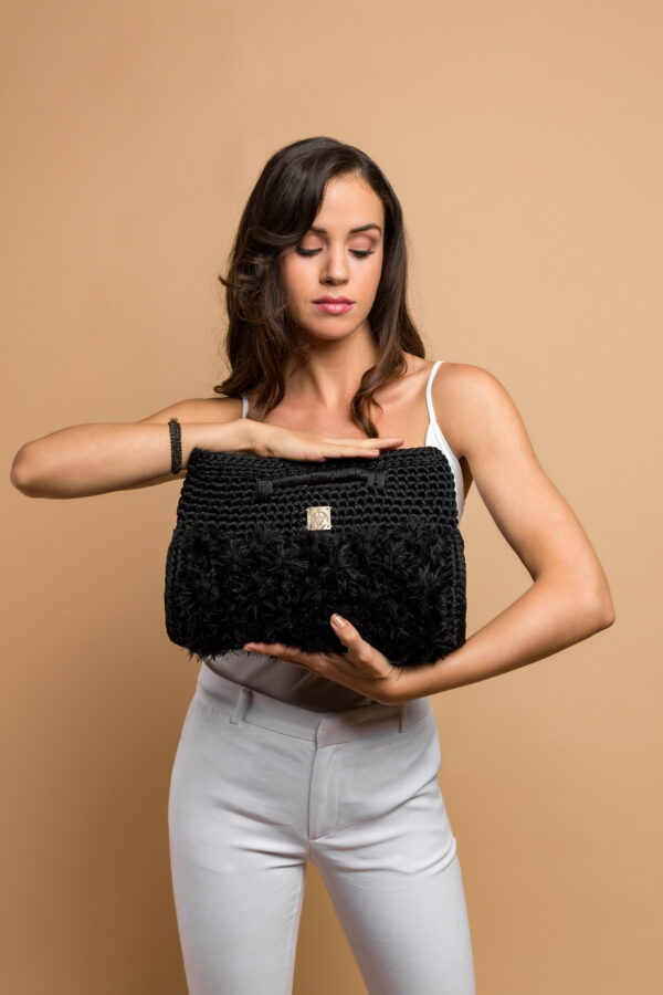 crochet handbag in black