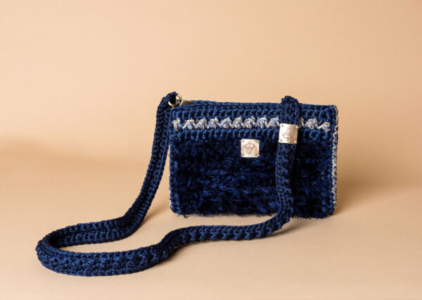 knitted bag petit in midnight blue