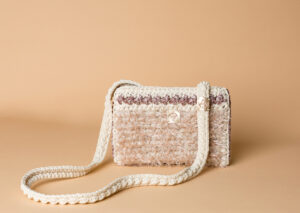 knitted bag petit in off white