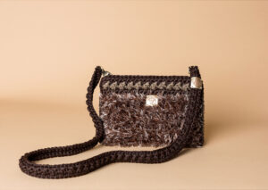 knitted bag petit in brown