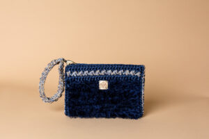 crochet bag petit in midnight blue