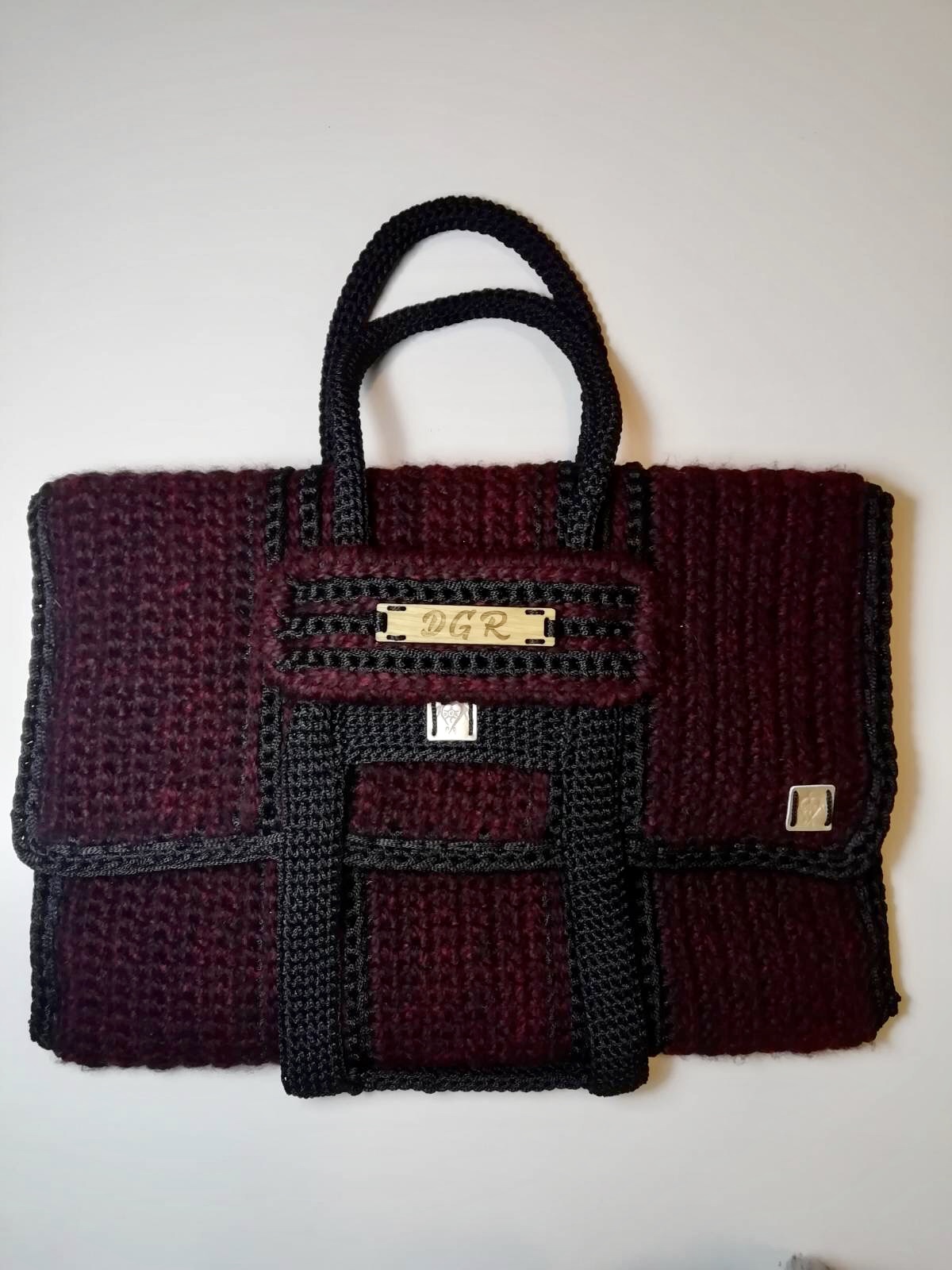 Crochet Bag in bordeaux/black Crochet Bag in bordeaux/black