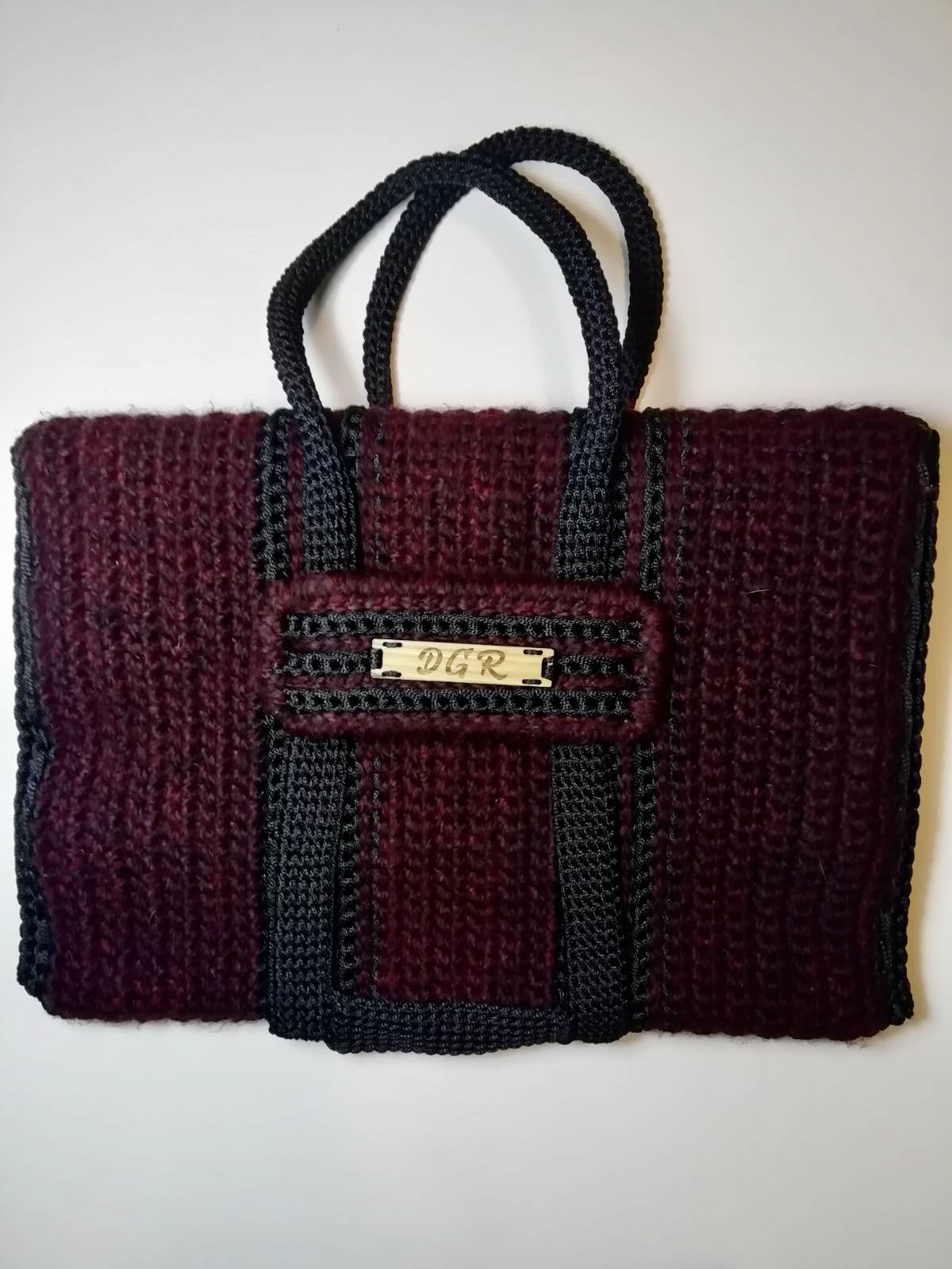 Crochet Bag in bordeaux/black Crochet Bag in bordeaux/black